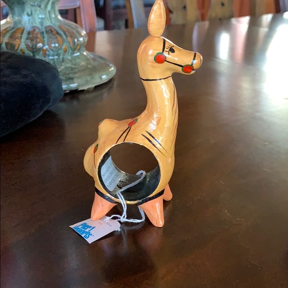 Pier One wooden animal napkin rings - Picture 7 of 9